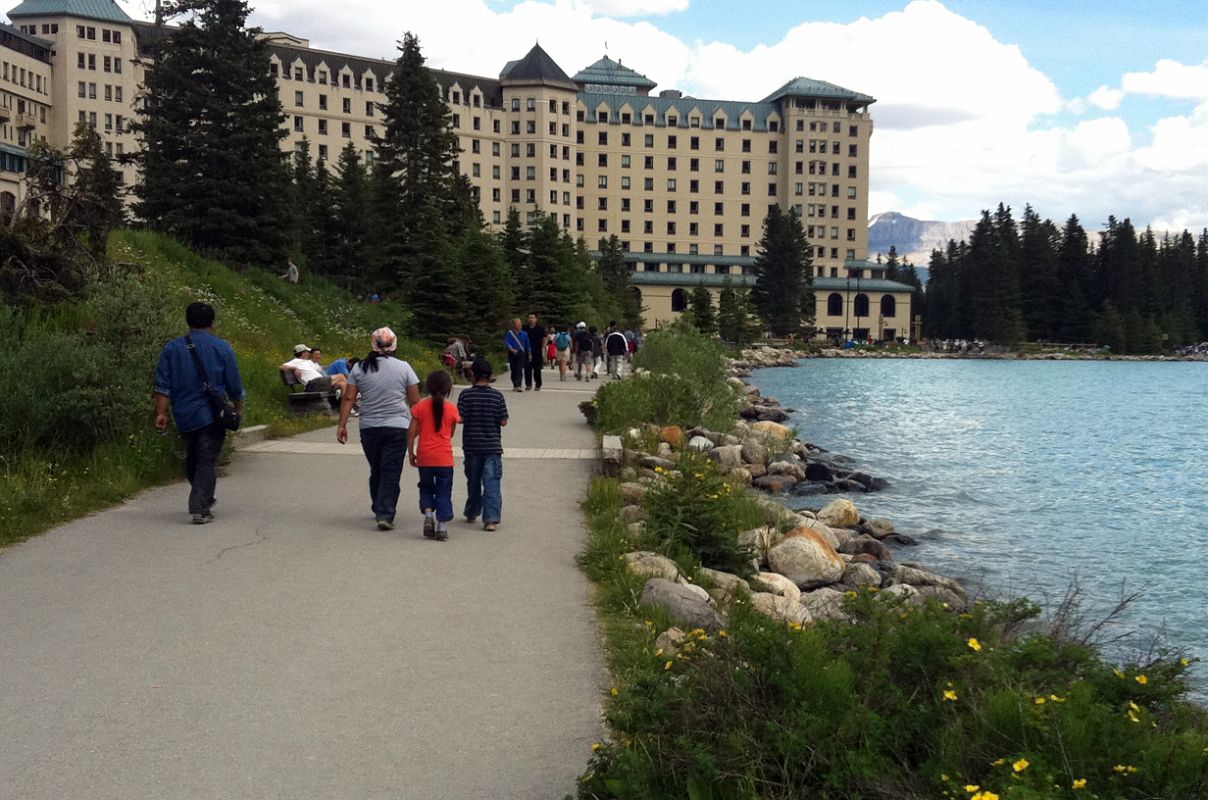 02B Chateau Lake Louise Lakeside With Lake Louise